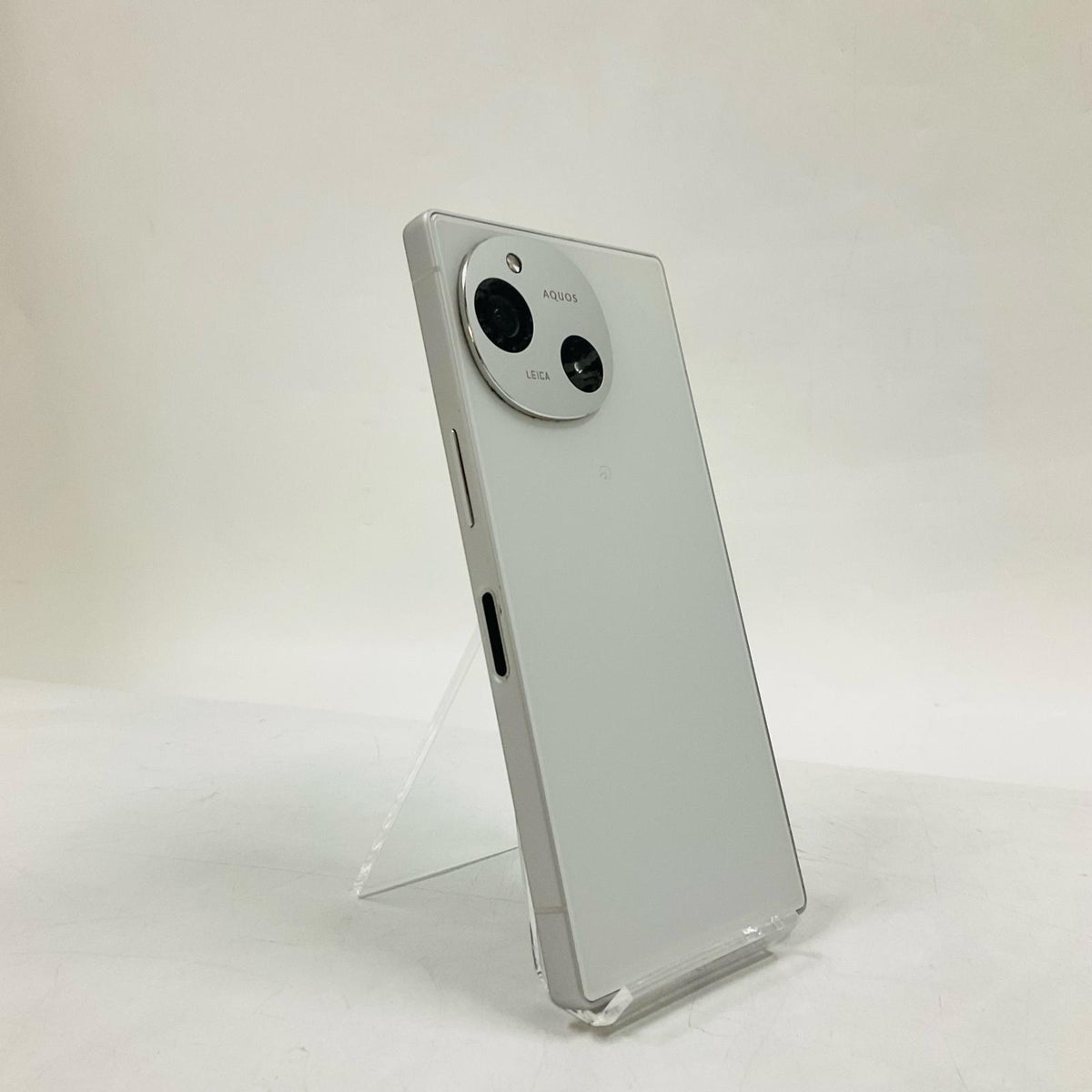 【全額返金保証】【最速発送】SHARP AQUOS R9 256GB ホワイト docomo SIMフリー SH-51E 白ロム 動作確認済