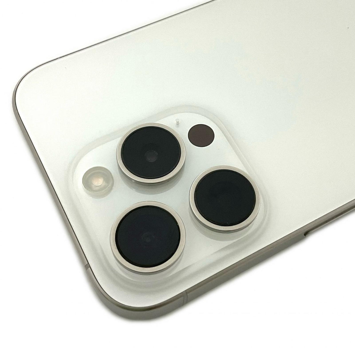 【全額返金保証】【最速発送】Apple iPhone iPhone Pro 15 256GB ホワイトチタニウム SIMフリー 白ロム 美品 動作確認済 84%