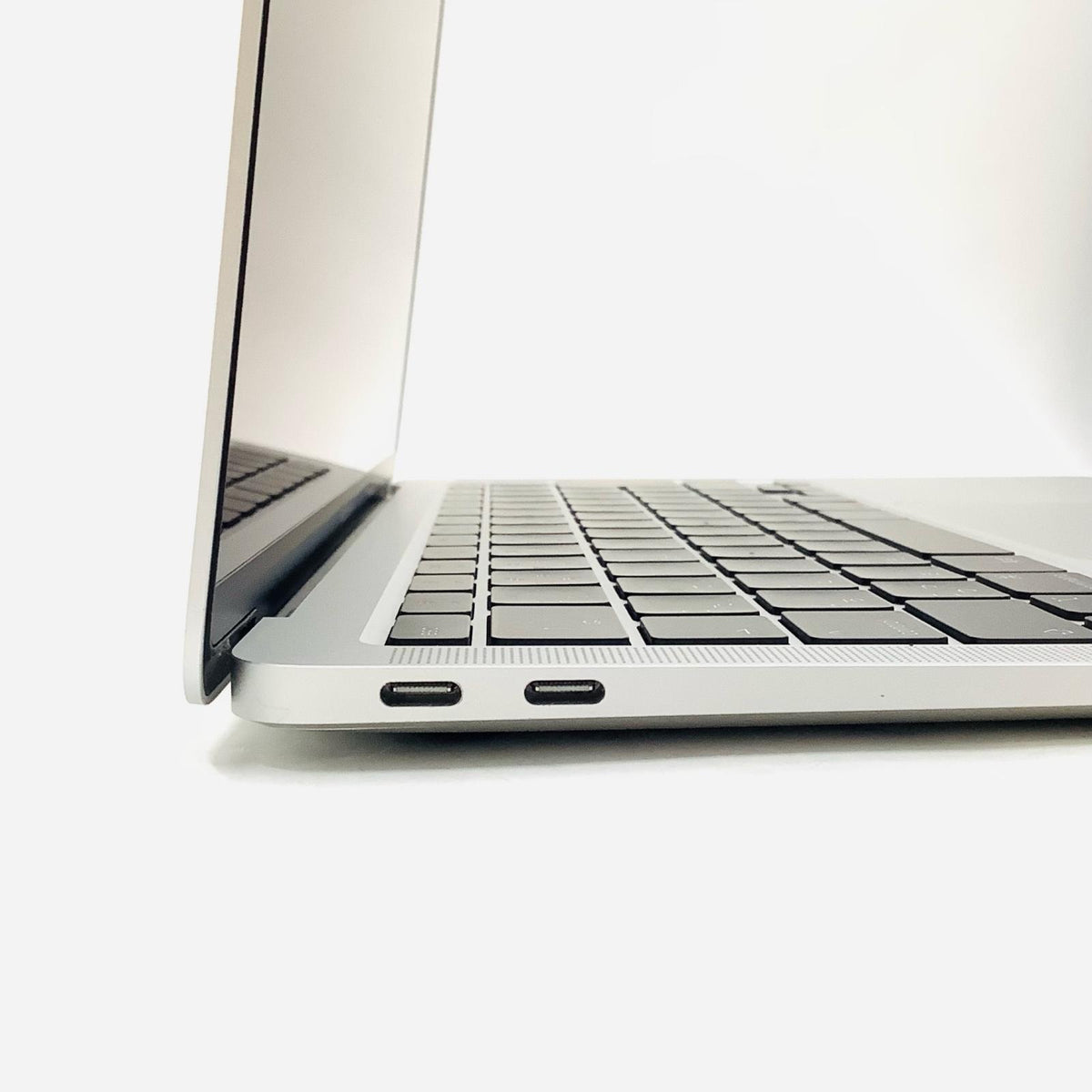 【全額返金保証】【最速発送】Apple MacBook Air 13インチ 2020 Apple M1 8GB 256GB シルバー 94% 美品 動作確認済