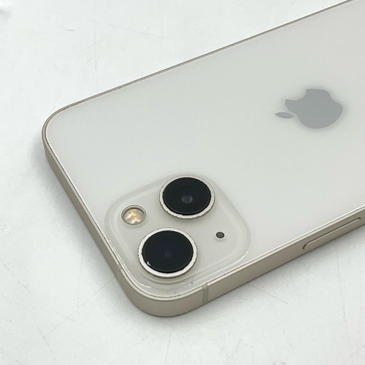 【全額返金保証】【最速発送】Apple iPhone iPhone 13 128GB スターライト docomo 白ロム 動作確認済 70%