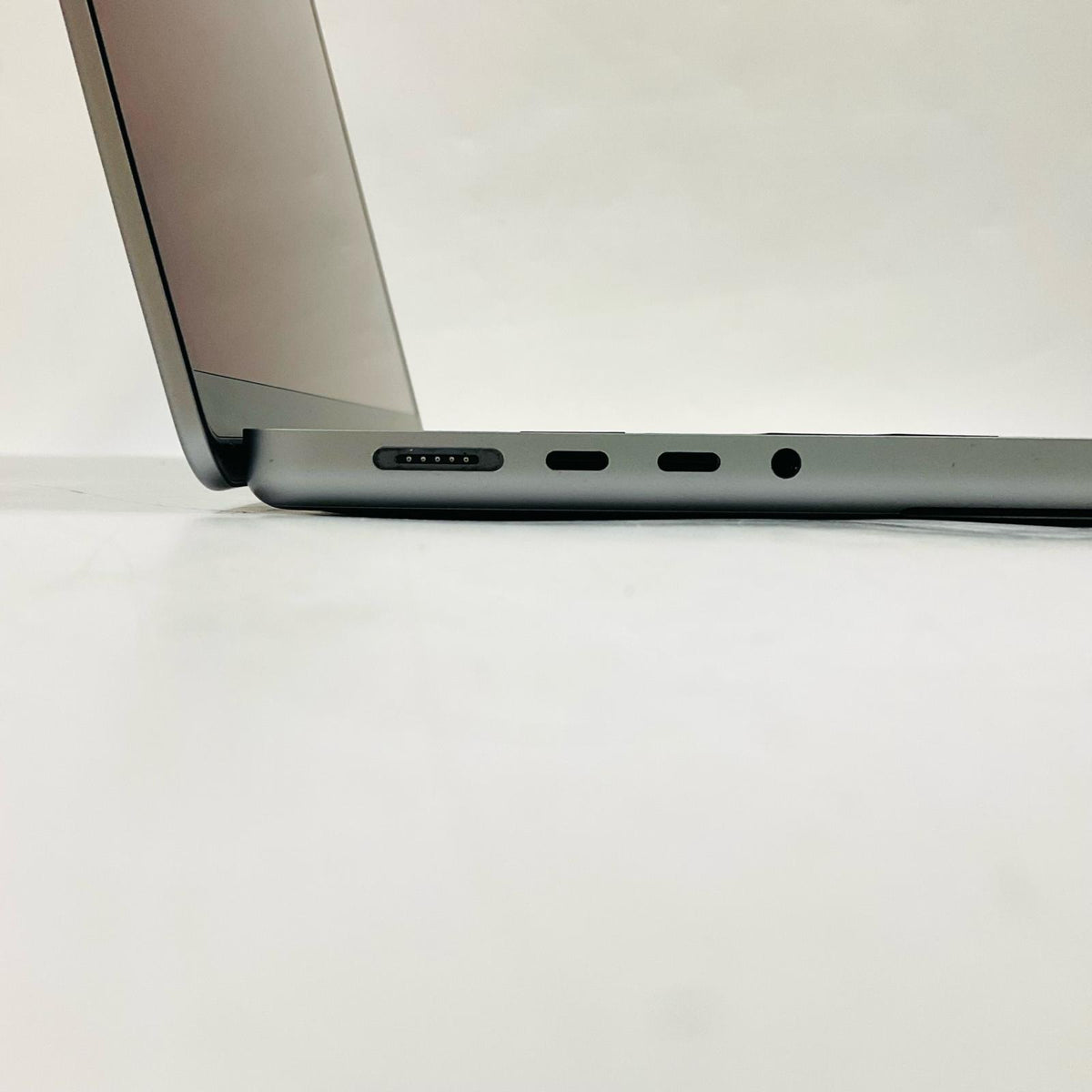 【全額返金保証】【最速発送】Apple MacBook Pro 14インチ 2021 Apple M1 Pro 16GB 512GB スペースグレイ 92% 美品 動作確認済