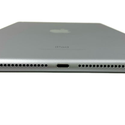 【全額返金保証】【最速発送】Apple iPad iPad 9.7インチ 第6世代 32GB スペースグレイ WiFi+Cellular docomo 白ロム 美品 動作確認済