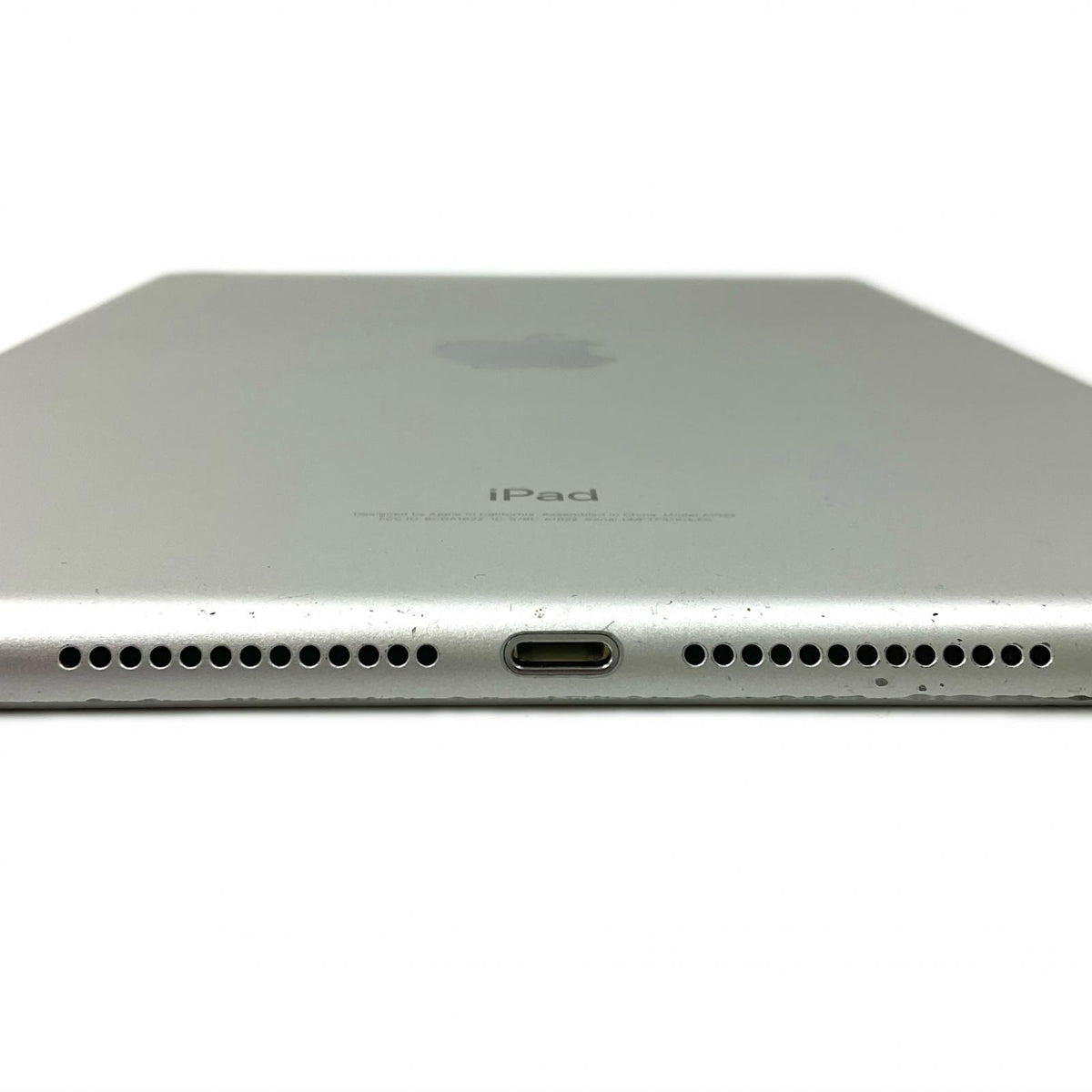 【全額返金保証】【最速発送】Apple iPad iPad 9.7インチ 第5世代 32GB シルバー Wi-Fi 動作確認済