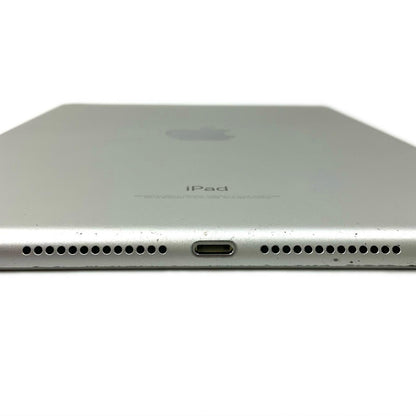 【全額返金保証】【最速発送】Apple iPad iPad 9.7インチ 第5世代 32GB シルバー Wi-Fi 動作確認済