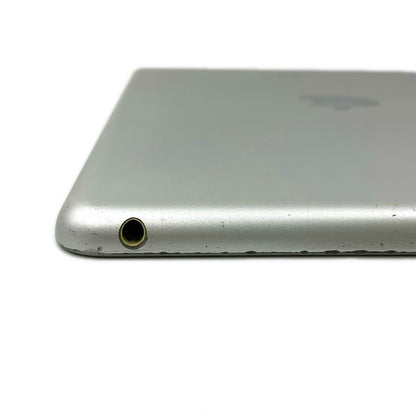 【全額返金保証】【最速発送】Apple iPad iPad 9.7インチ 第5世代 32GB シルバー Wi-Fi 動作確認済