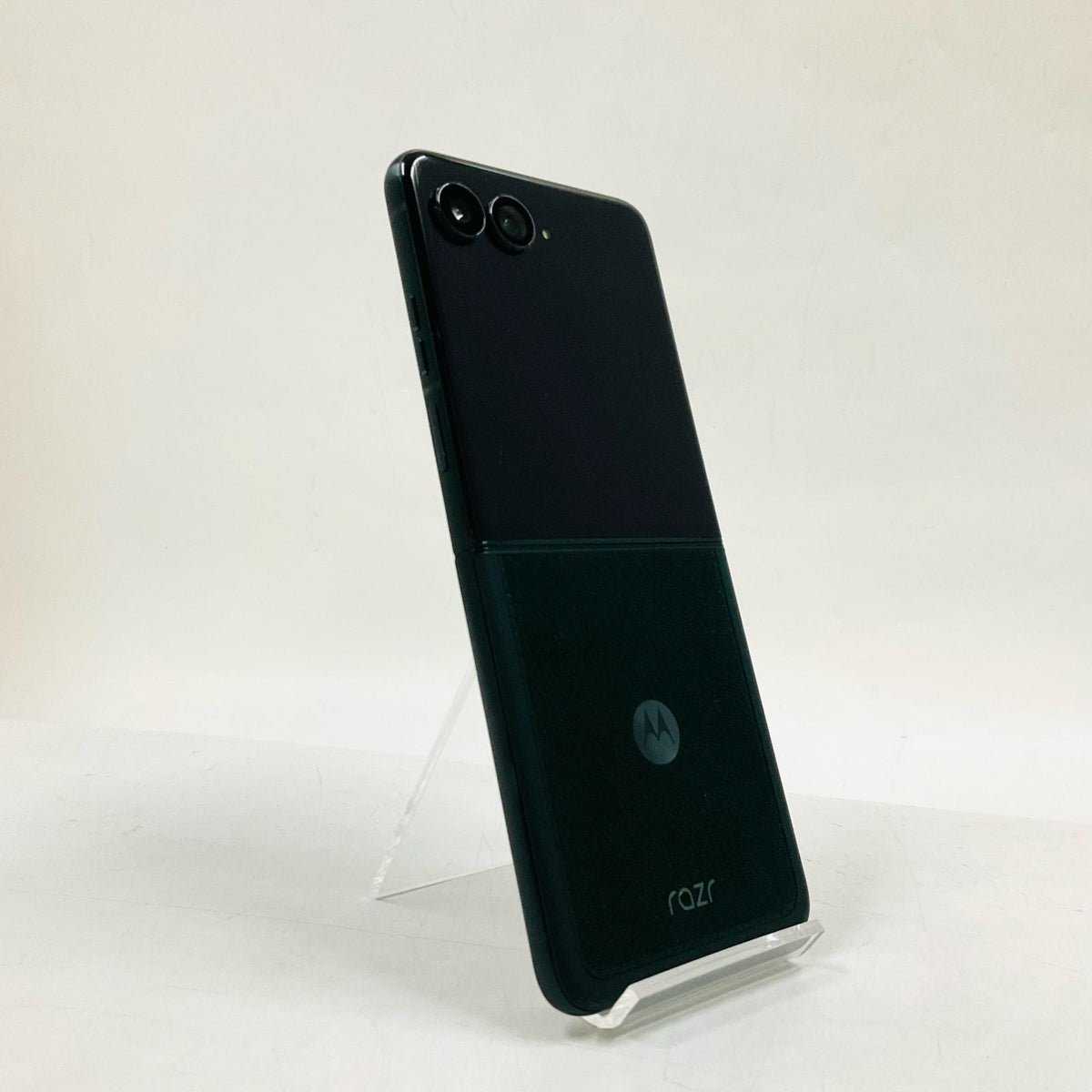 【全額返金保証】【最速発送】Motorola razr 60 ultra 512GB pantone — スカラブ SIMフリー XT2551-7 白ロム 美品 動作確認済