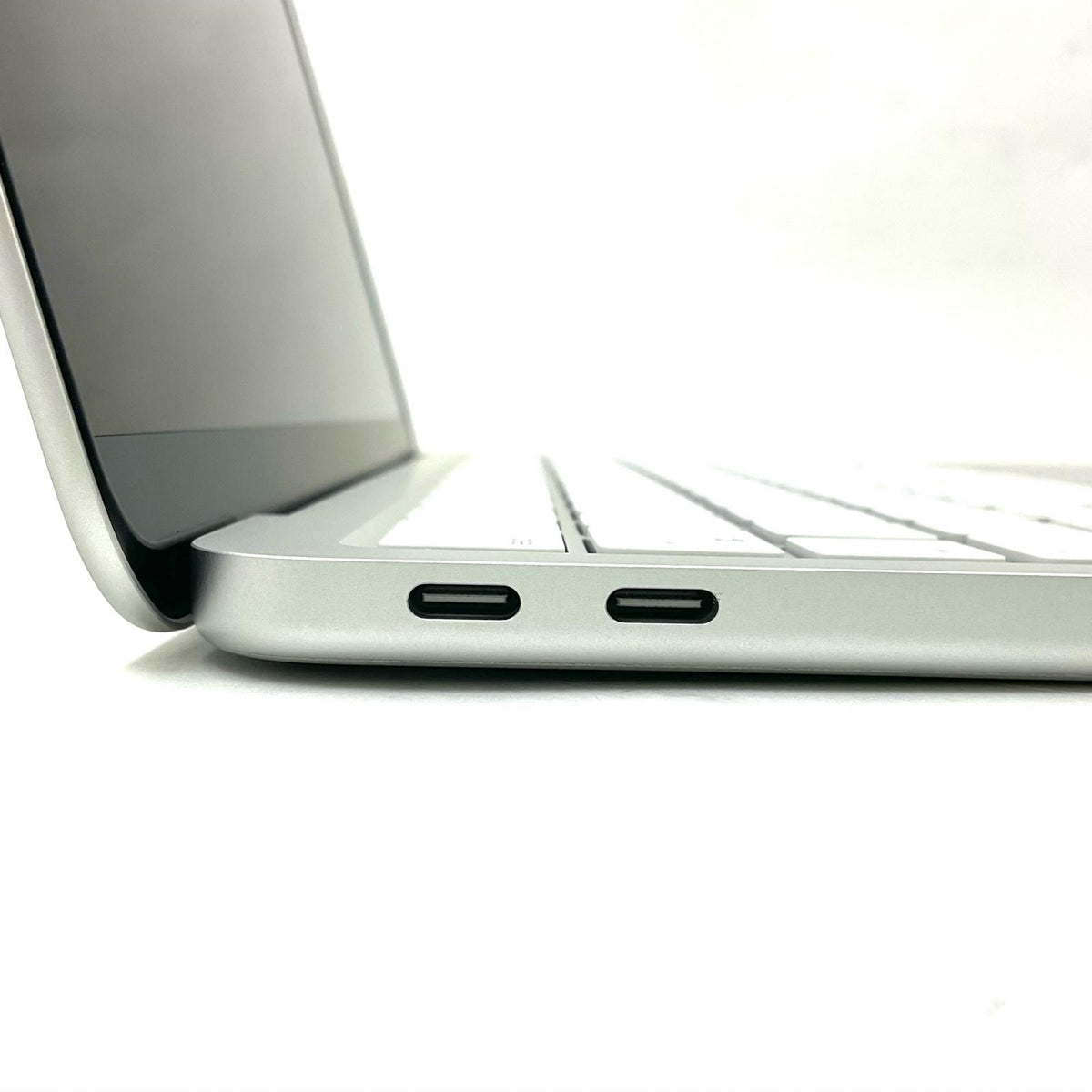 【全額返金保証】【最速発送】Apple MacBook Neo 13インチ 2026 Apple A18 Pro 8GB 512GB シルバー 100% 美品 動作確認済