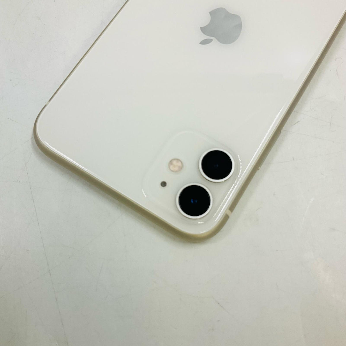 【全額返金保証】【最速発送】Apple iPhone iPhone 11 128GB ホワイト au SIMフリー 白ロム 超美品 動作確認済 100%