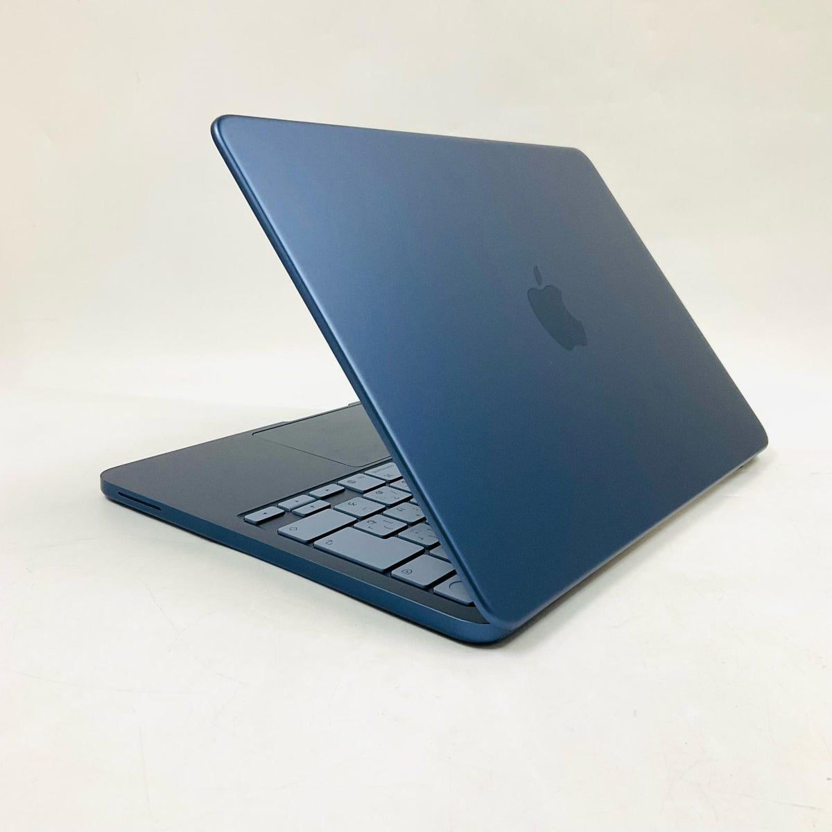 【全額返金保証】【最速発送】Apple MacBook Neo 13インチ 2026 Apple A18 Pro 8GB 512GB インディゴ 100% 超美品 動作確認済