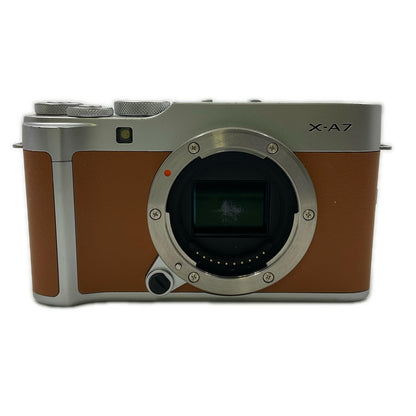 【全額返金保証】【最速発送】FUJIFILM デジタル一眼 X-A7 ボディ キャメル 動作確認済