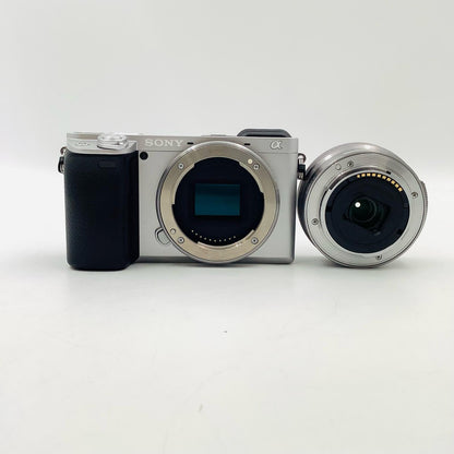 【全額返金保証】【最速発送】 デジタル一眼 α6400 ILCE-6400Y ダブルズームキット シルバー 美品 動作確認済
