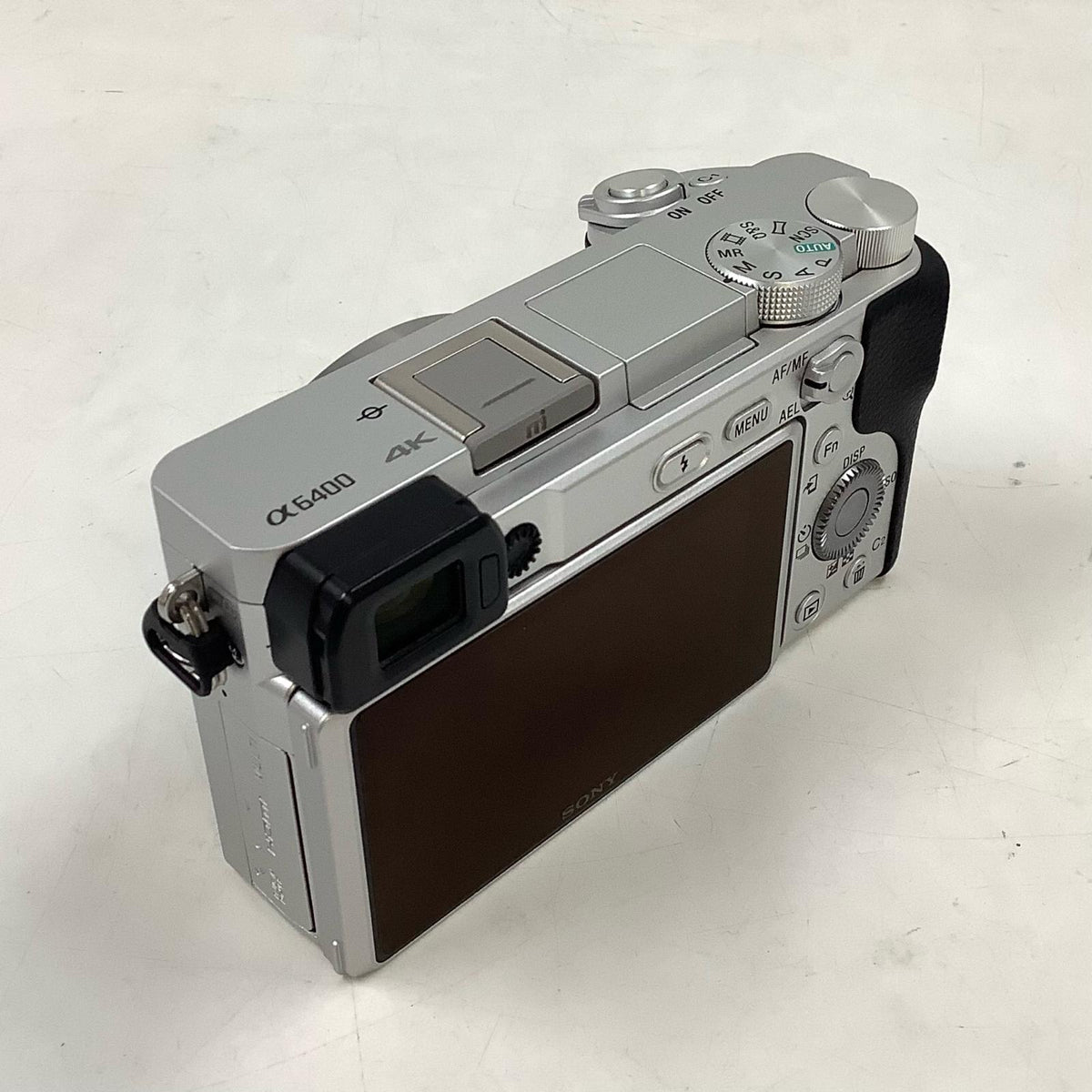 【全額返金保証】【最速発送】 デジタル一眼 α6400 ボディ ILCE-6400 シルバー 美品 動作確認済