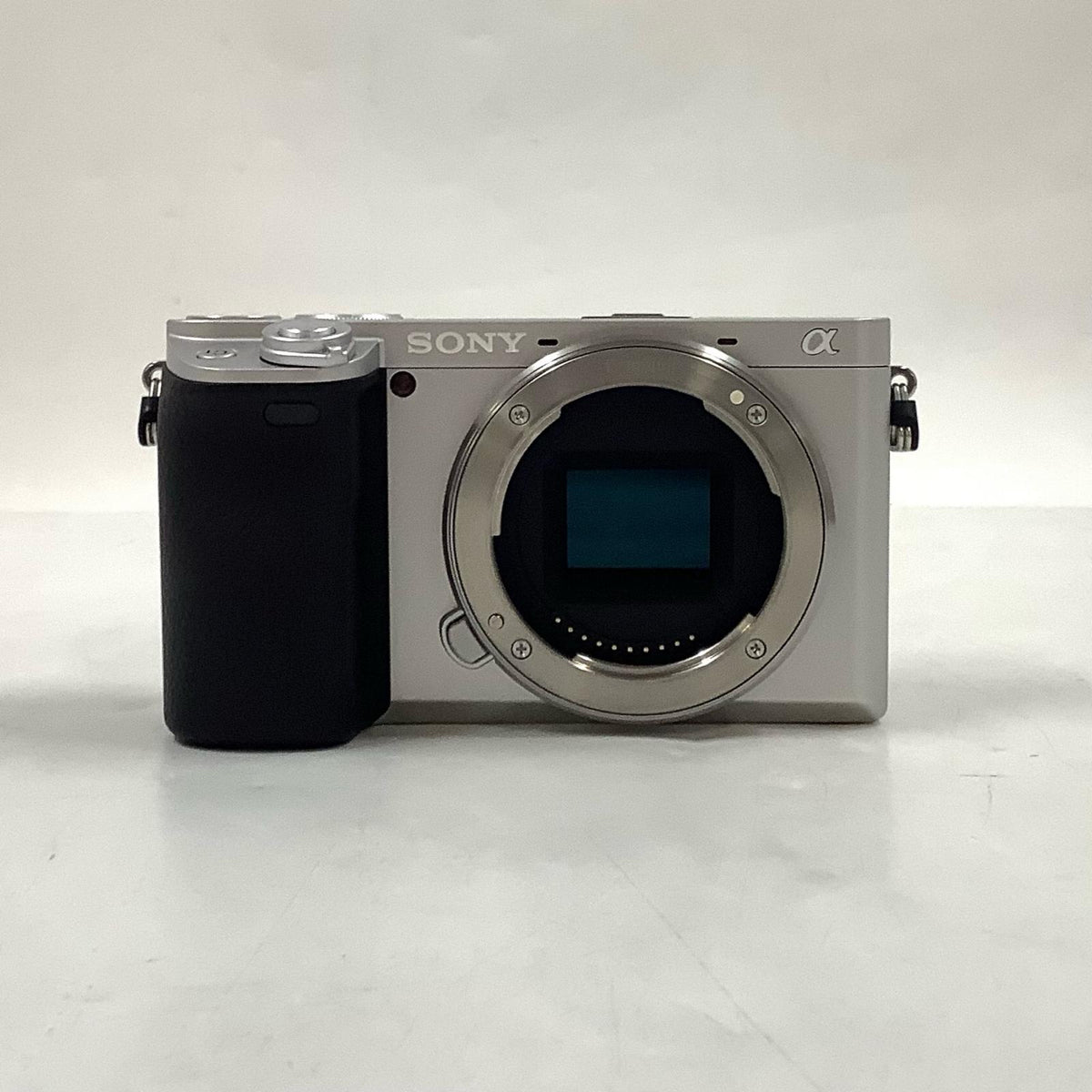 【全額返金保証】【最速発送】 デジタル一眼 α6400 ボディ ILCE-6400 シルバー 美品 動作確認済