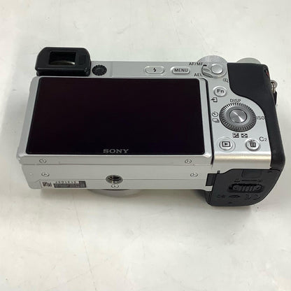 【全額返金保証】【最速発送】 デジタル一眼 α6400 ボディ ILCE-6400 シルバー 美品 動作確認済