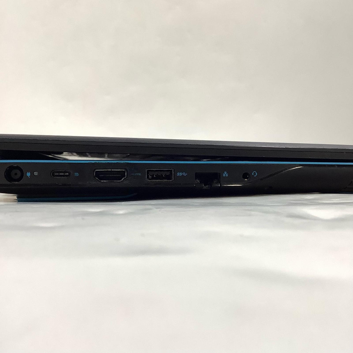 【最速発送】Dell G3 3590 i7-9750H 2.6GHz 16GB GTX 1650【難有】