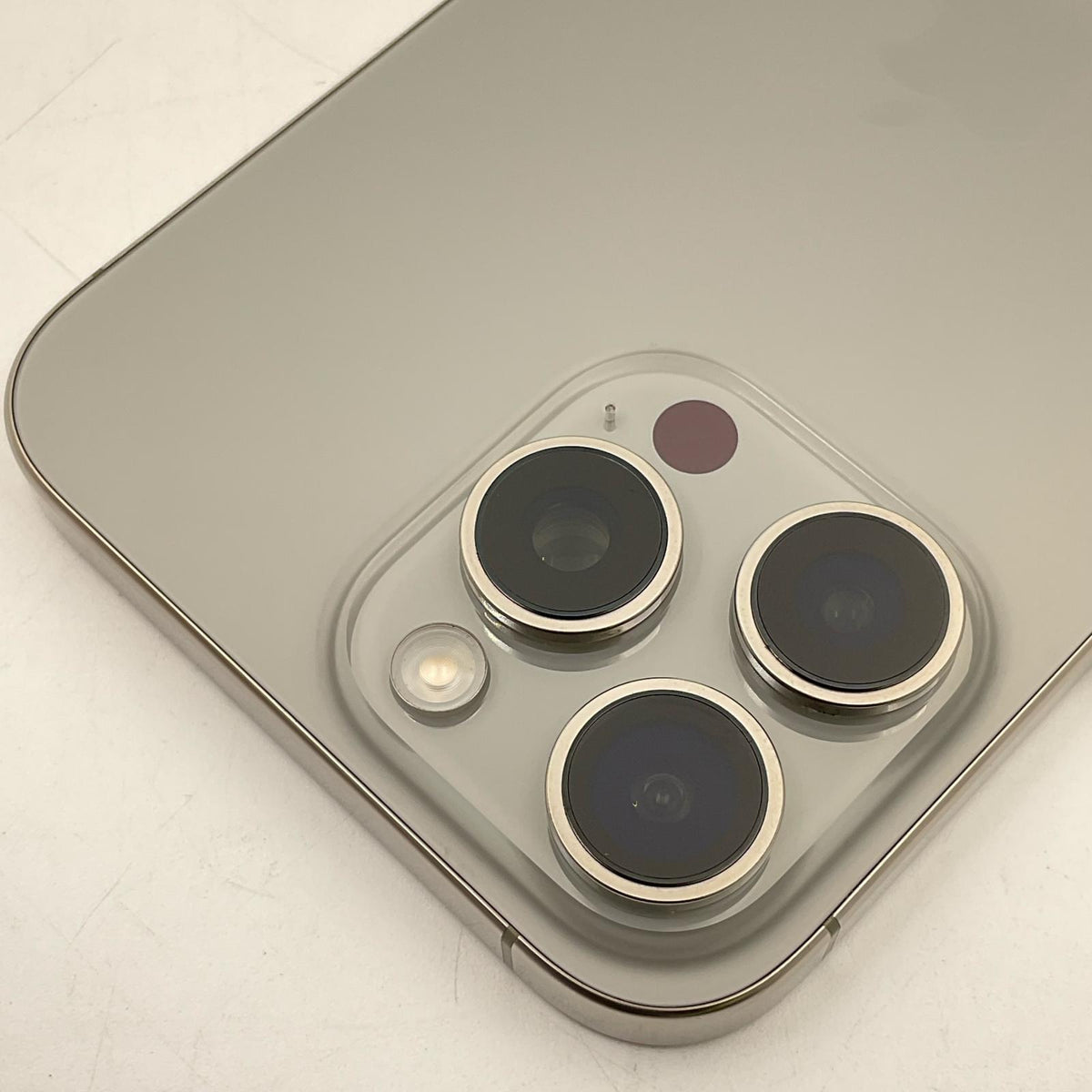 【全額返金保証】【最速発送】Apple iPhone iPhone 16 Pro Max 256GB ナチュラルチタニウム Softbank SIMフリー 白ロム 美品 動作確認済 94%