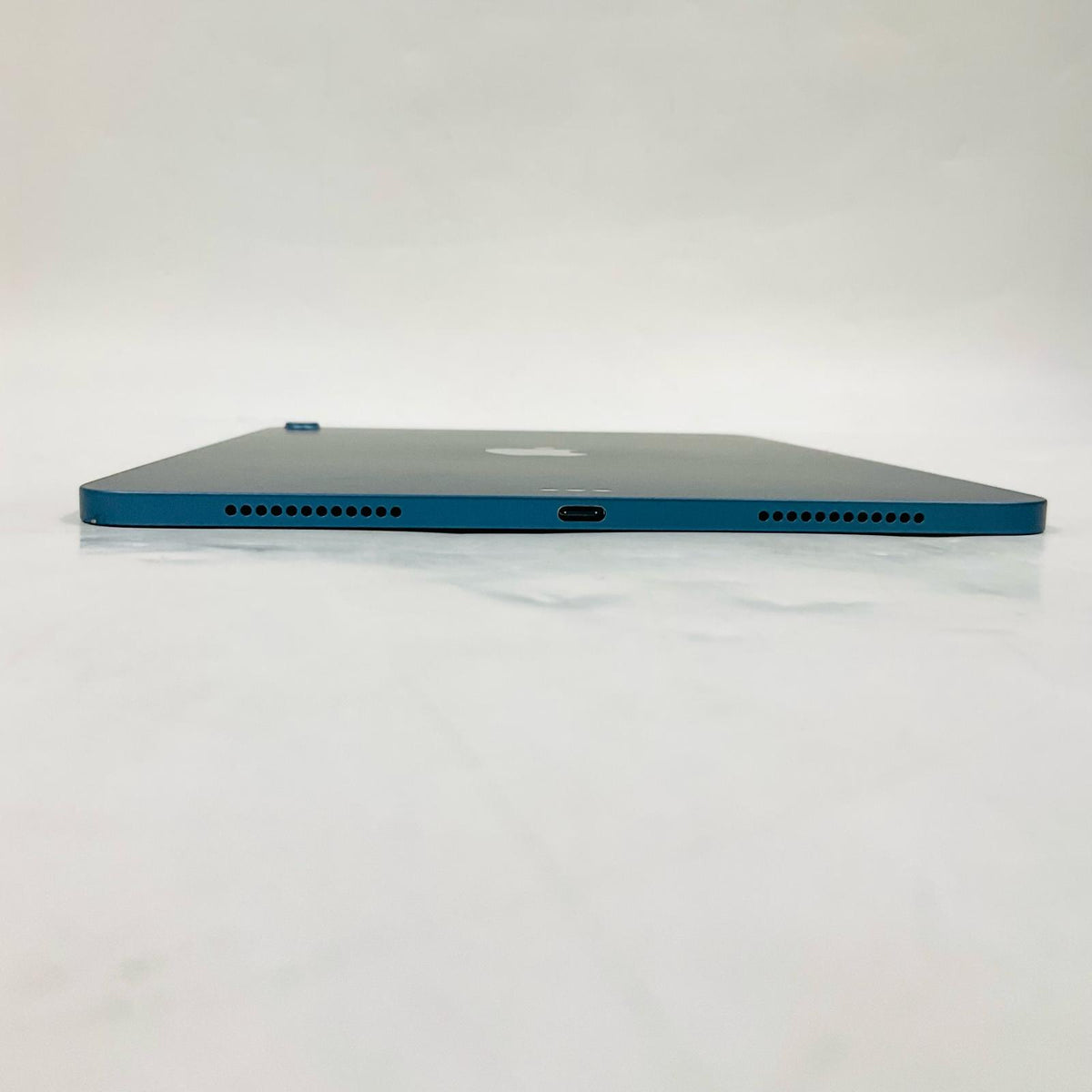 【全額返金保証】【最速発送】Apple iPad Air 10.9インチ 第5世代 256GB ブルー Wi-Fi 動作確認済