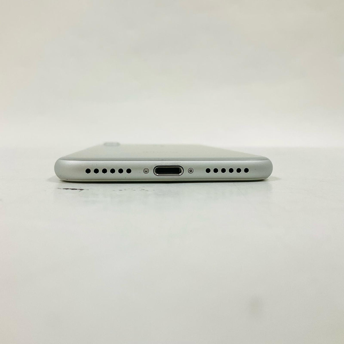 【全額返金保証】【最速発送】Apple iPhone iPhone 7 32GB シルバー Softbank 白ロム 超美品 動作確認済 94%