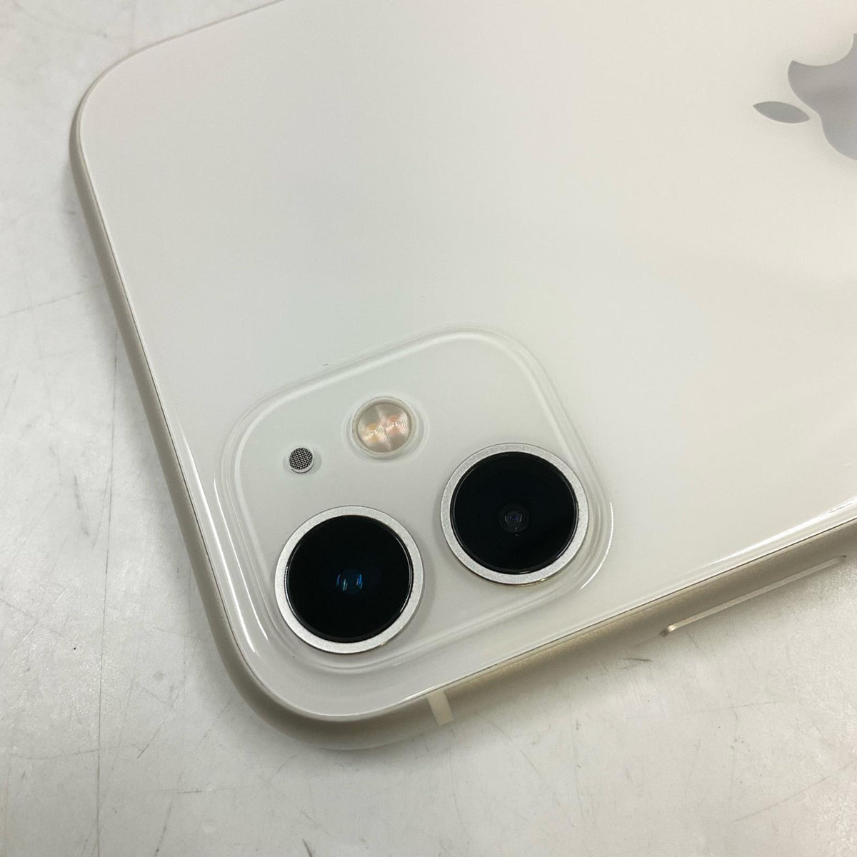 【全額返金保証】【最速発送】Apple iPhone iPhone 11 128GB ホワイト Softbank 白ロム 動作確認済 65%
