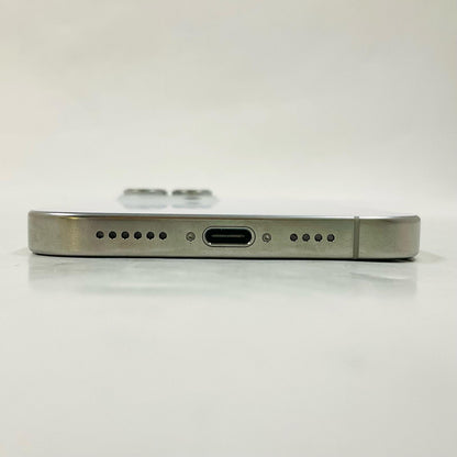 【全額返金保証】【最速発送】Apple iPhone iPhone 16 Pro Max 256GB ホワイトチタニウム au SIMフリー 白ロム 美品 動作確認済 94%