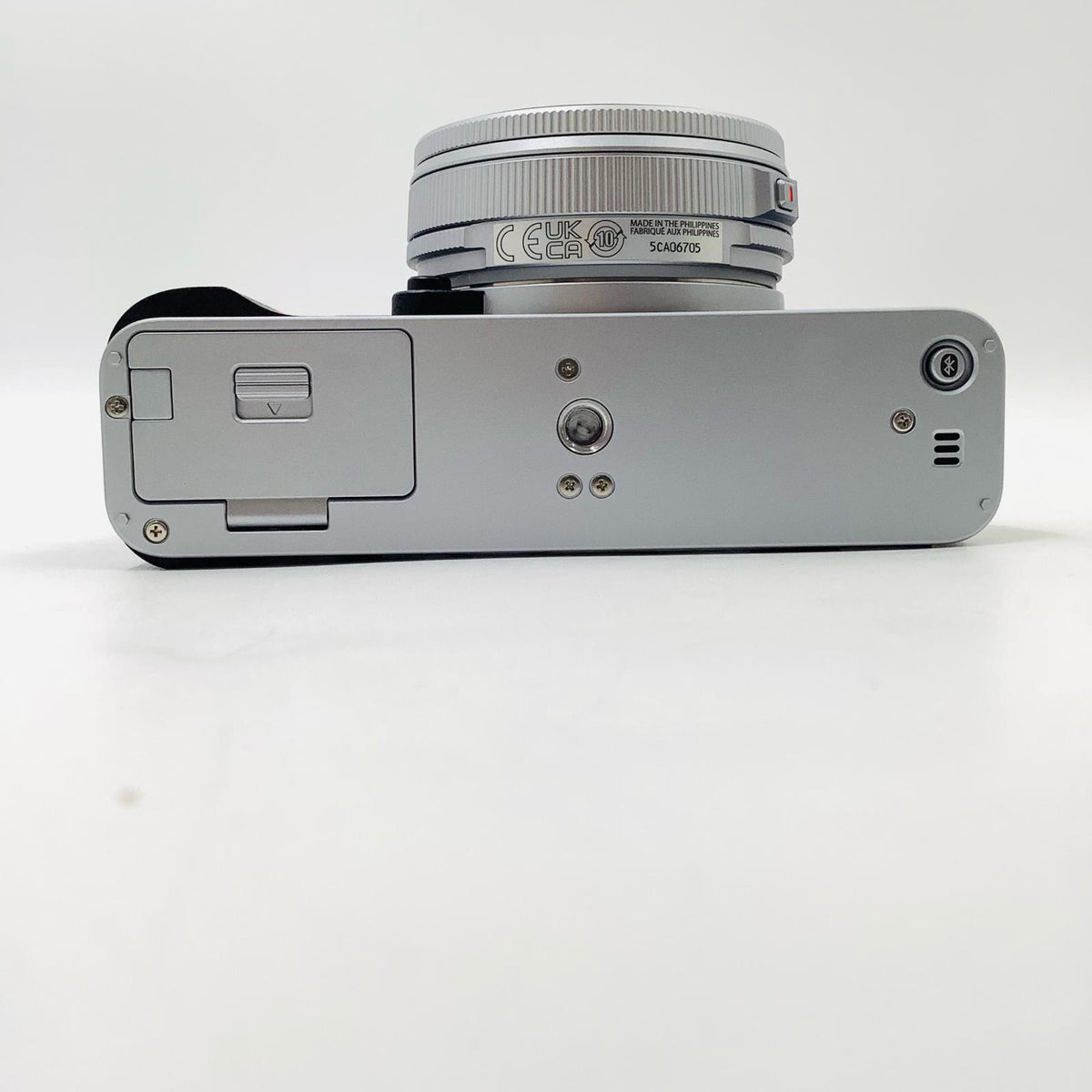 【全額返金保証】【最速発送】FUJIFILM デジタル一眼 X-E5 XF23mmレンズキット シルバー 超美品 動作確認済