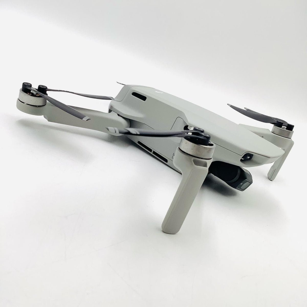【最速発送】DJI MINI 2 Fly More Combo【難有】