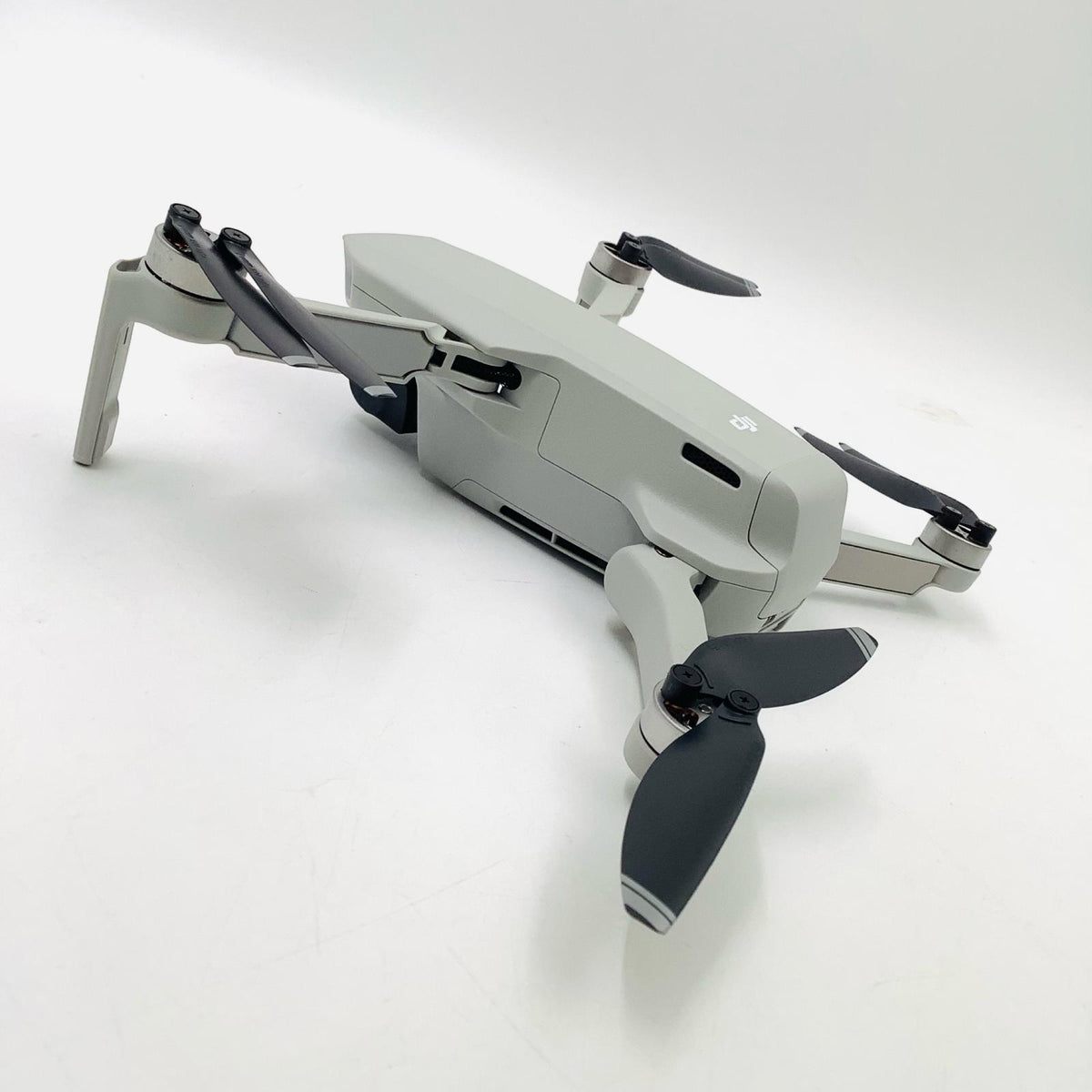 【最速発送】DJI MINI 2 Fly More Combo【難有】