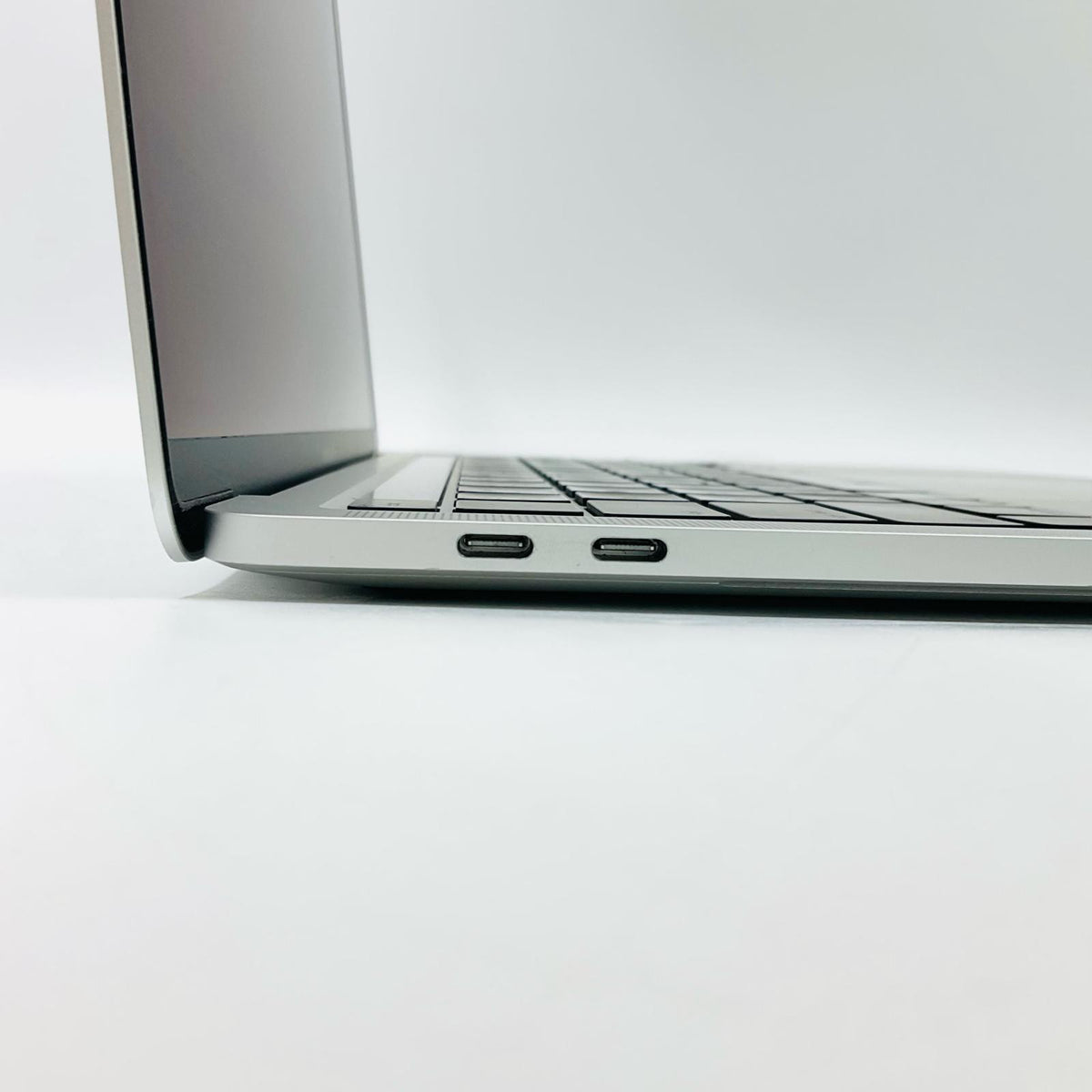 【全額返金保証】【最速発送】Apple MacBook Pro 13インチ 2020 2.3GHz クアッドコアIntel Core i7 16GB 512GB シルバー 美品 動作確認済