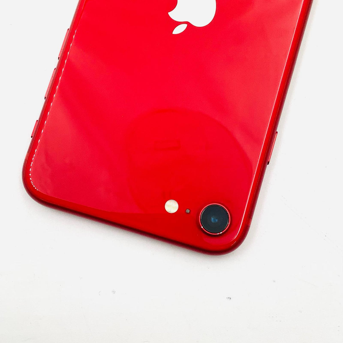 【全額返金保証】【最速発送】Apple iPhone iPhone SE（第2世代） 128GB (PRODUCT)RED docomo 白ロム 動作確認済 79%