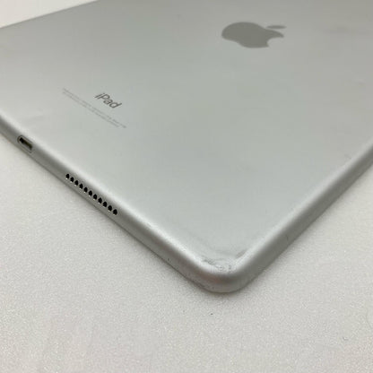 【全額返金保証】【最速発送】Apple iPad Pro 10.5インチ 256GB シルバー WiFi+Cellular docomo 白ロム 動作確認済