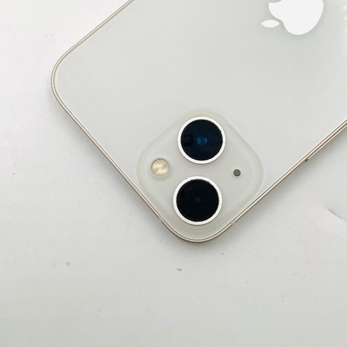【全額返金保証】【最速発送】Apple iPhone iPhone 13 128GB スターライト au 白ロム 動作確認済 84%
