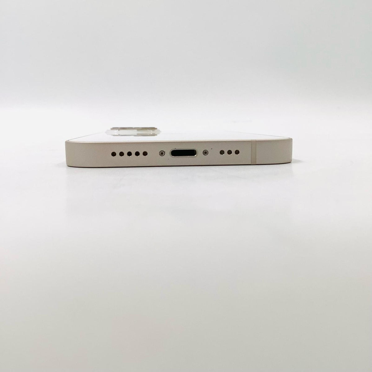 【全額返金保証】【最速発送】Apple iPhone iPhone 13 128GB スターライト au 白ロム 動作確認済 84%