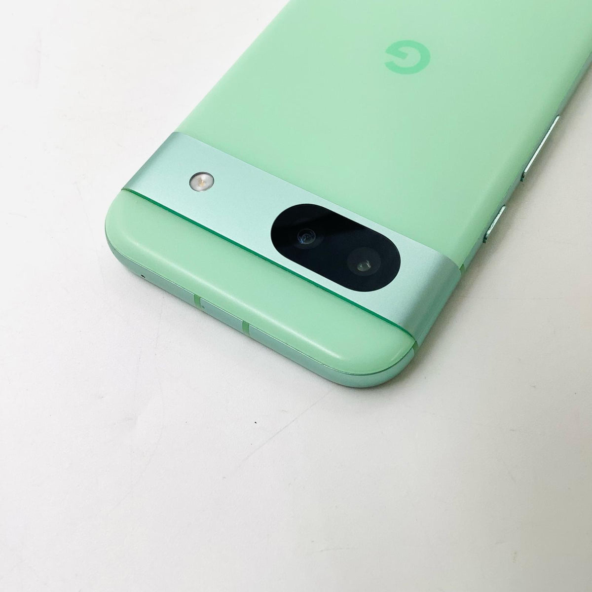 【全額返金保証】【最速発送】Google Pixel 8a 128GB Aloe au G576D 白ロム 動作確認済