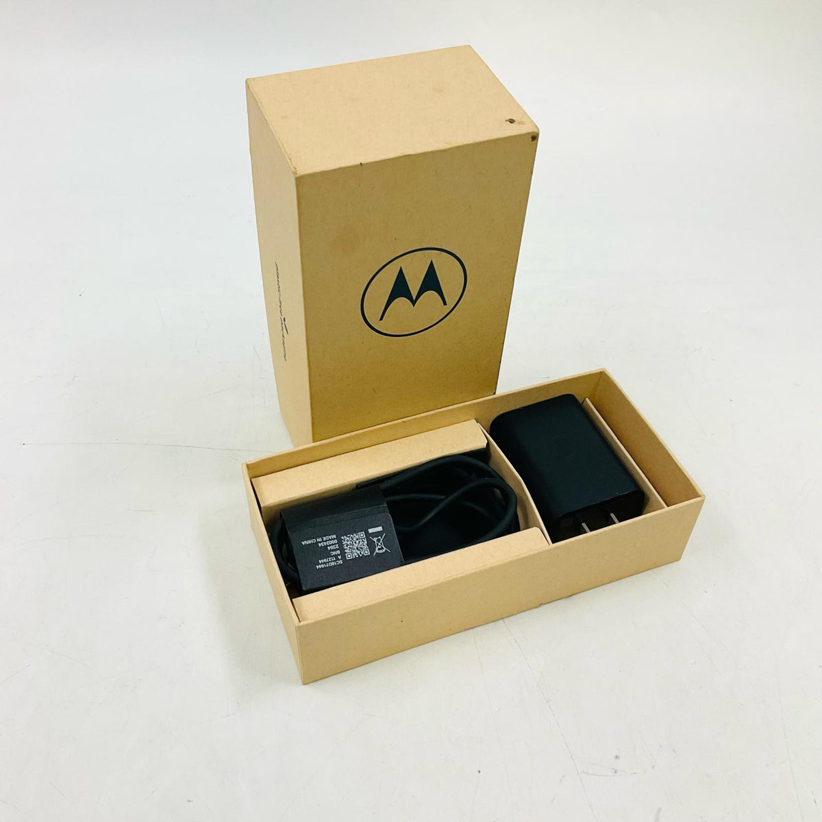 【最速発送】Motorola edge motorola edge 40 256GB 256GB ルナブルー SIMフリー XT2303-3 白ロム【難有】