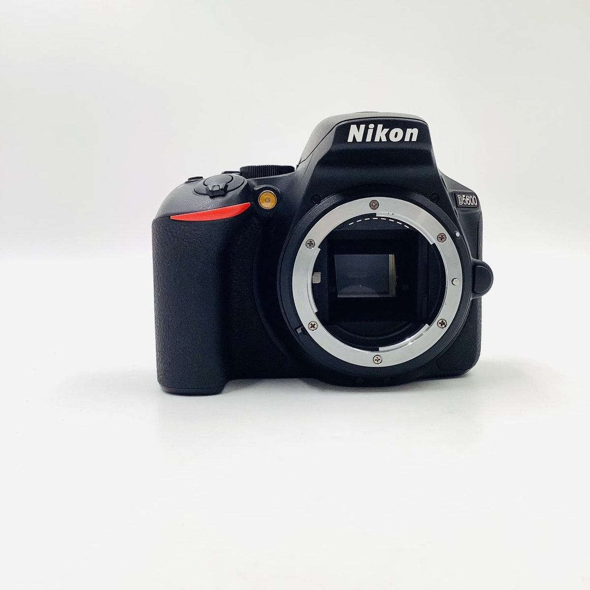 【全額返金保証】【最速発送】Nikon デジタル一眼 D5600 ボディ ブラック 美品 動作確認済