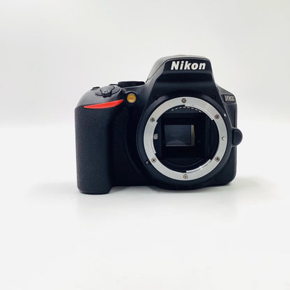 【全額返金保証】【最速発送】Nikon デジタル一眼 D5600 ボディ ブラック 美品 動作確認済