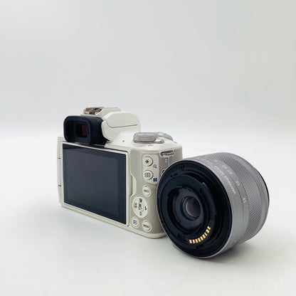 【全額返金保証】【最速発送】Canon デジタル一眼 EOS Kiss M2 ダブルズームキット ホワイト 動作確認済