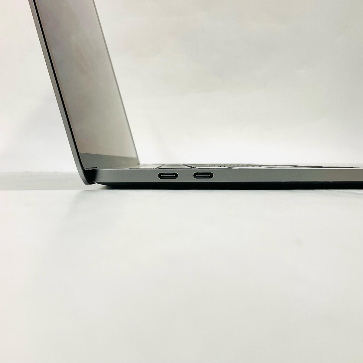 【全額返金保証】【最速発送】Apple MacBook Pro 13インチ 2020 Apple M1 16GB 1TB スペースグレイ 84% 動作確認済