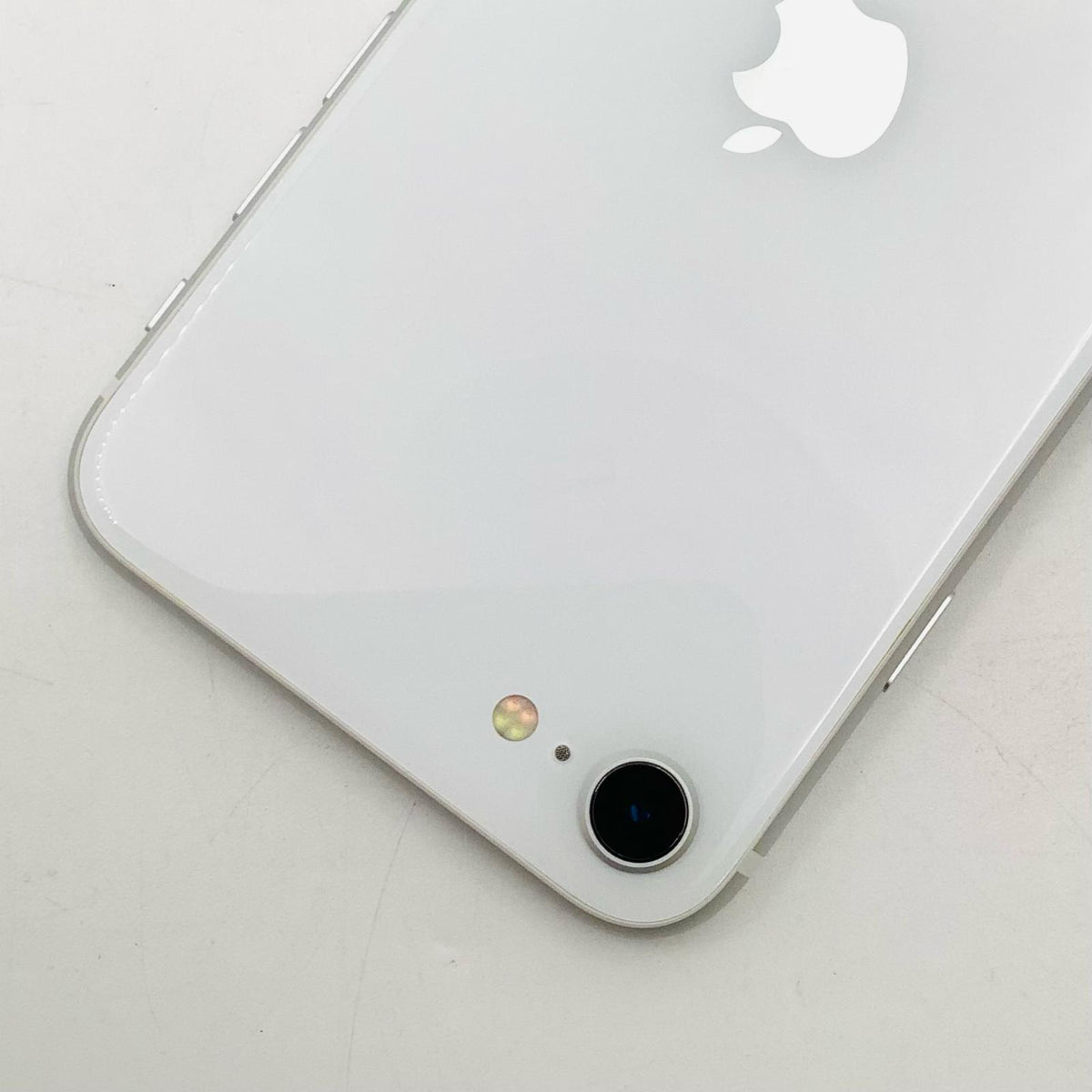 【全額返金保証】【最速発送】Apple iPhone iPhone SE（第2世代） 64GB ホワイト au 白ロム 超美品 動作確認済 98%