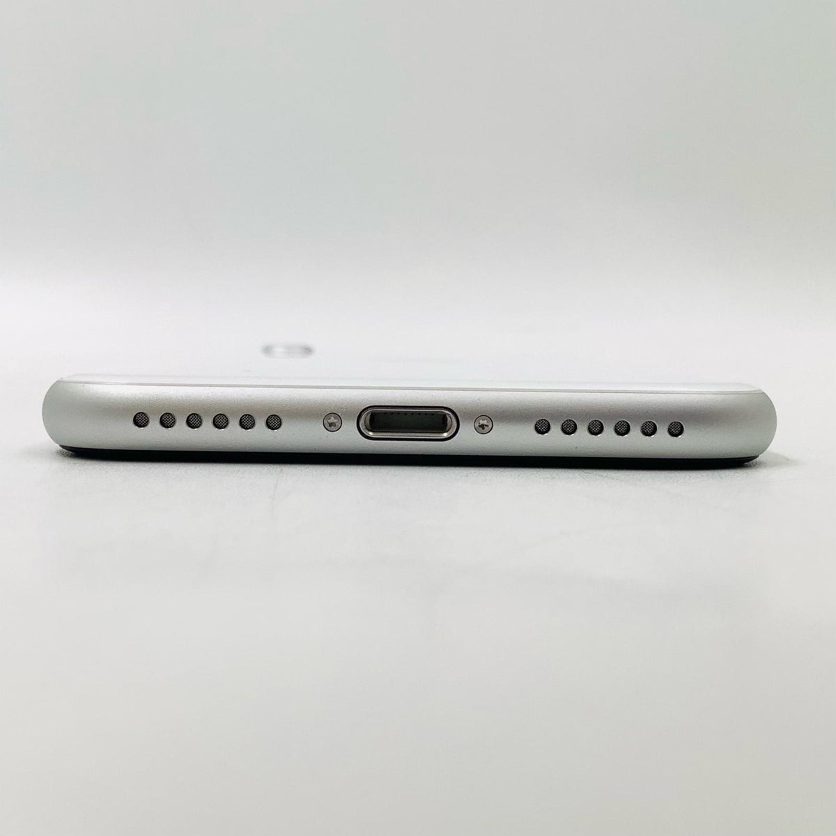 【全額返金保証】【最速発送】Apple iPhone iPhone SE（第2世代） 64GB ホワイト au 白ロム 超美品 動作確認済 98%