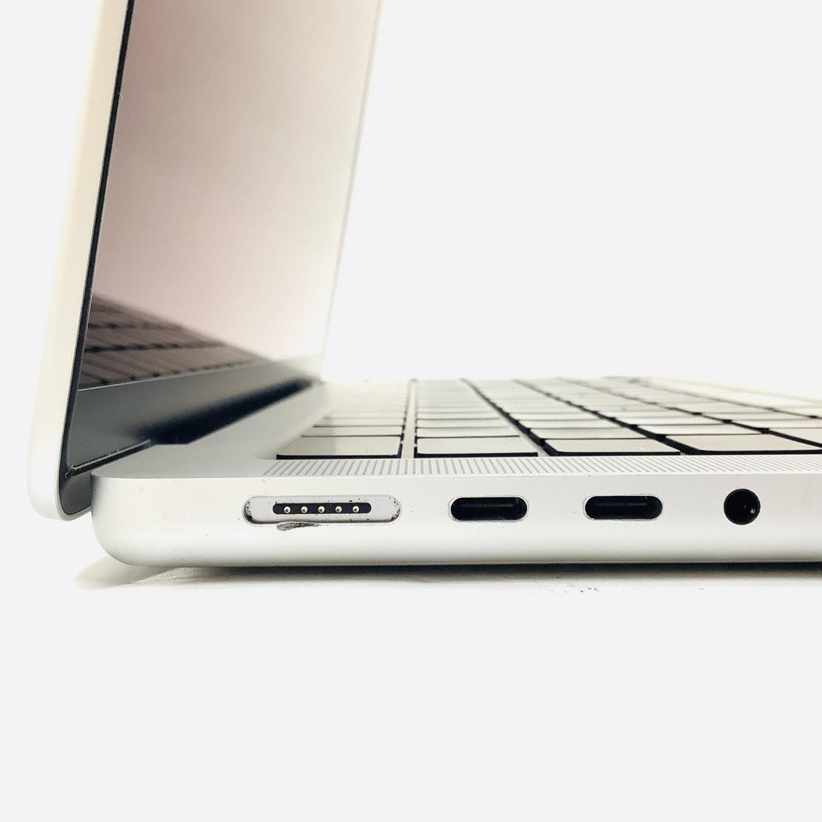 【全額返金保証】【最速発送】Apple MacBook Pro 14インチ 2021 Apple M1 Pro 16GB 512GB シルバー 86% 動作確認済