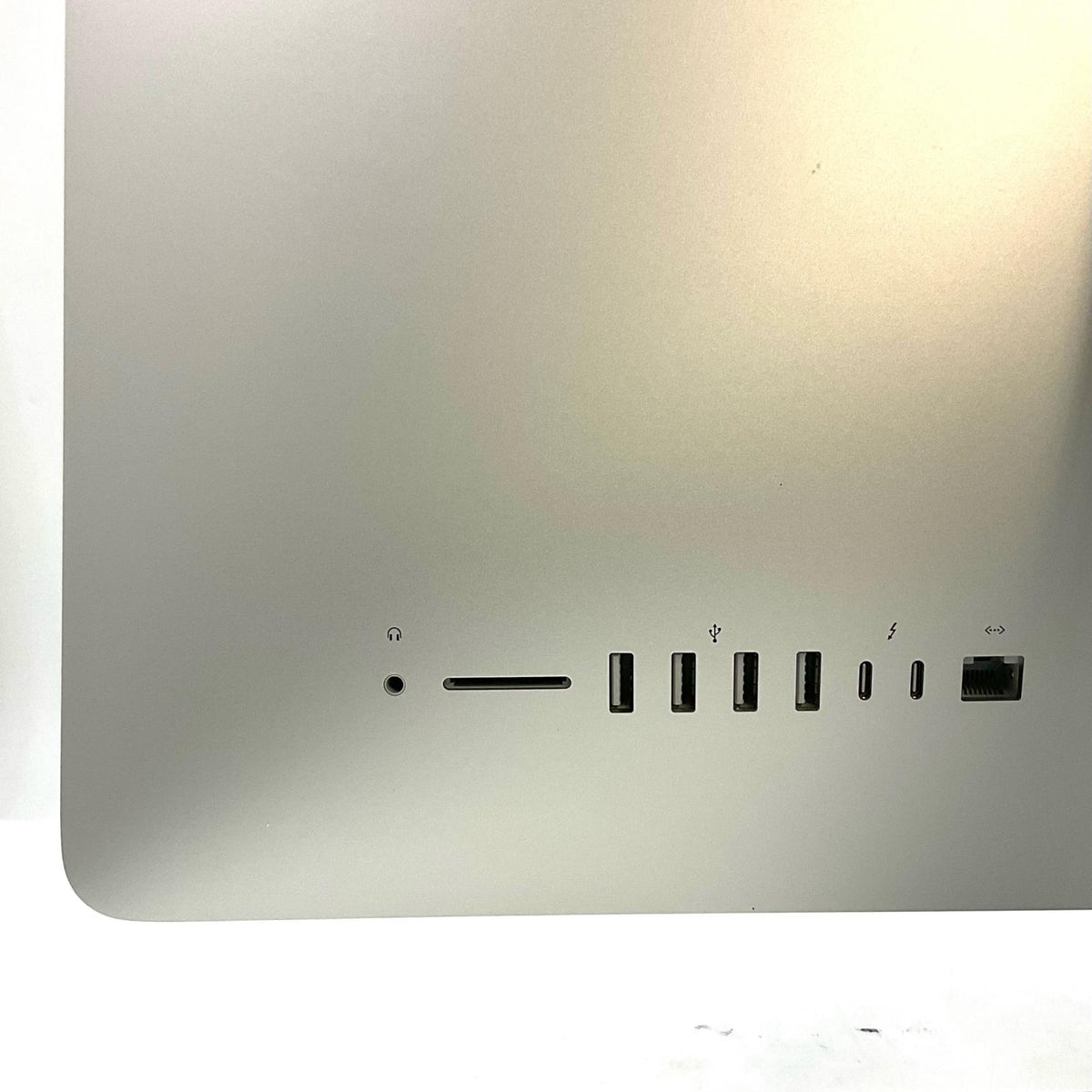 【全額返金保証】【最速発送】Apple iMac 21.5インチ クアッドコア intel core i3 8GB HDD 1TB シルバー 美品 動作確認済
