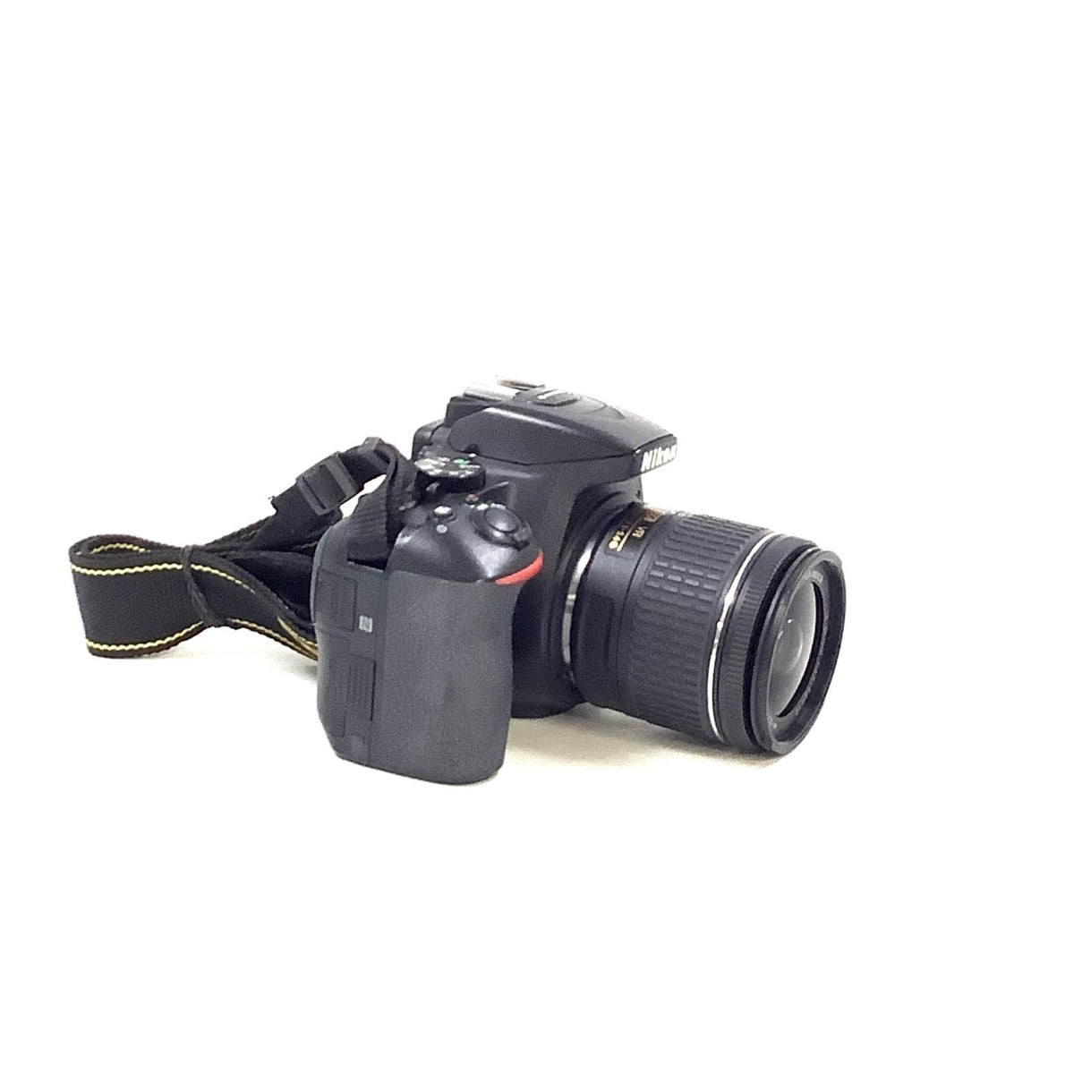 【全額返金保証】【最速発送】Nikon デジタル一眼 D5600 18-55 VR レンズキット ブラック 動作確認済