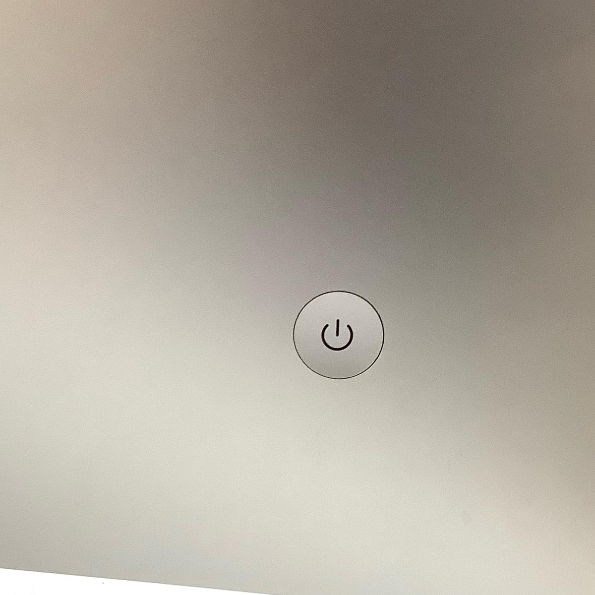 【全額返金保証】【最速発送】Apple iMac 21.5インチ 6コア intel core i5 32GB フュージョンドライブ 2TB シルバー 動作確認済