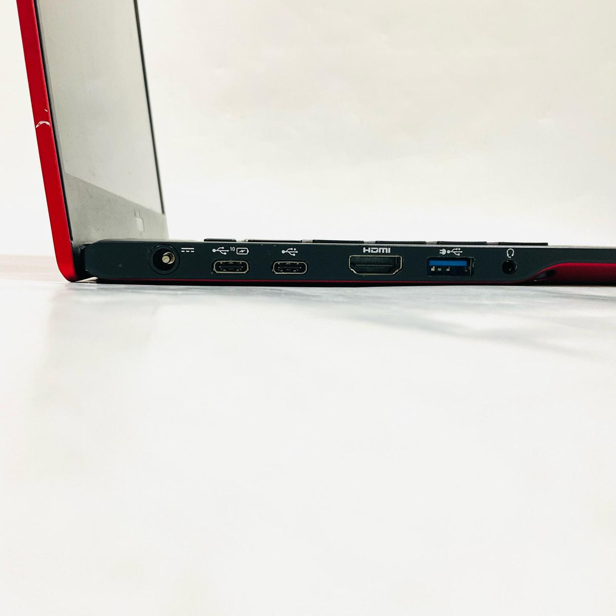 【最速発送】富士通 LIFEBOOK FMVU8D3RD1 Intel(R) Core(TM) i7-8565U CPU @ 1.80GHz 8GB SSD 256GB 46.5%【難有】