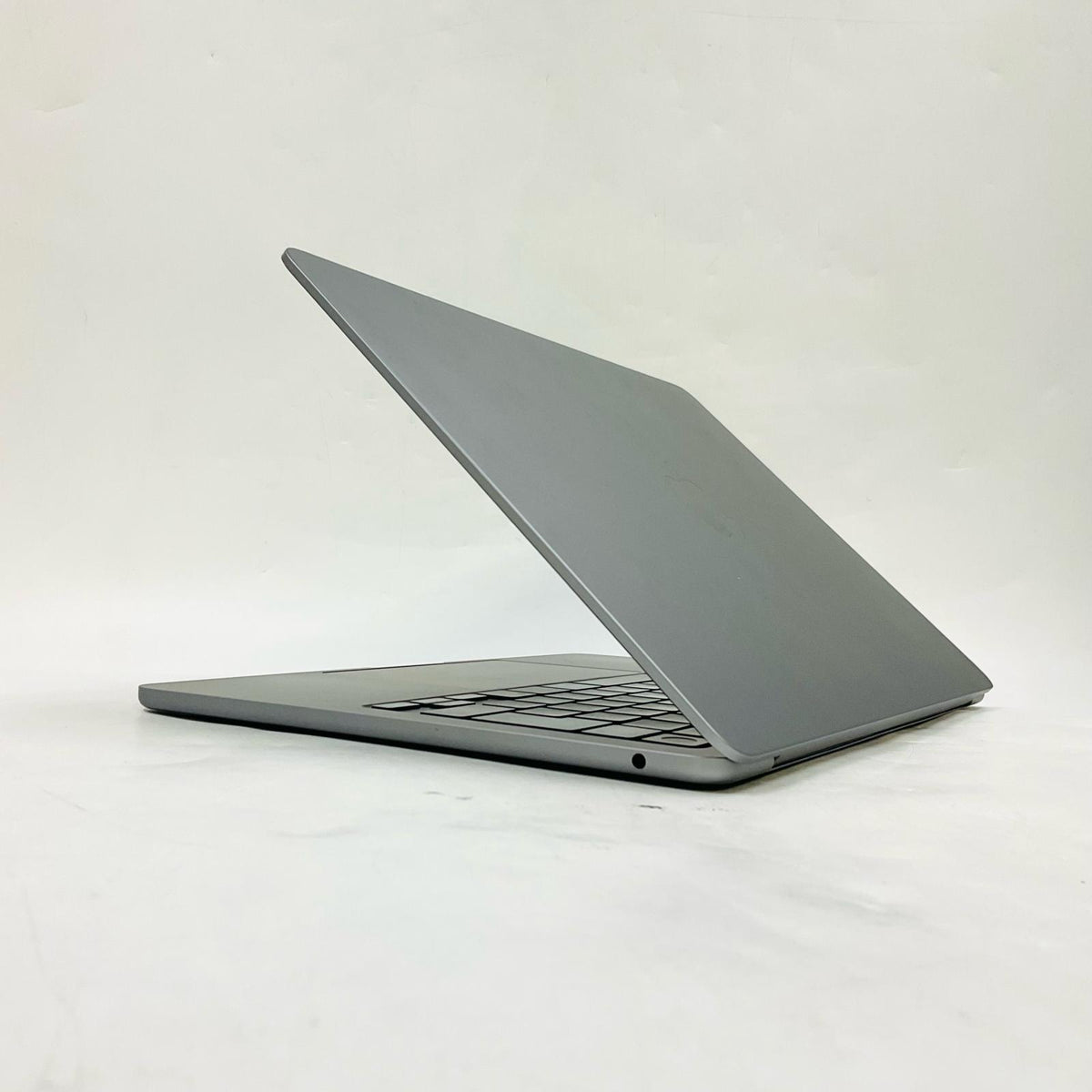 【全額返金保証】【最速発送】Apple MacBook Air 13.6インチ 2022 Apple M2 16GB 512GB スペースグレイ 88% 美品 動作確認済