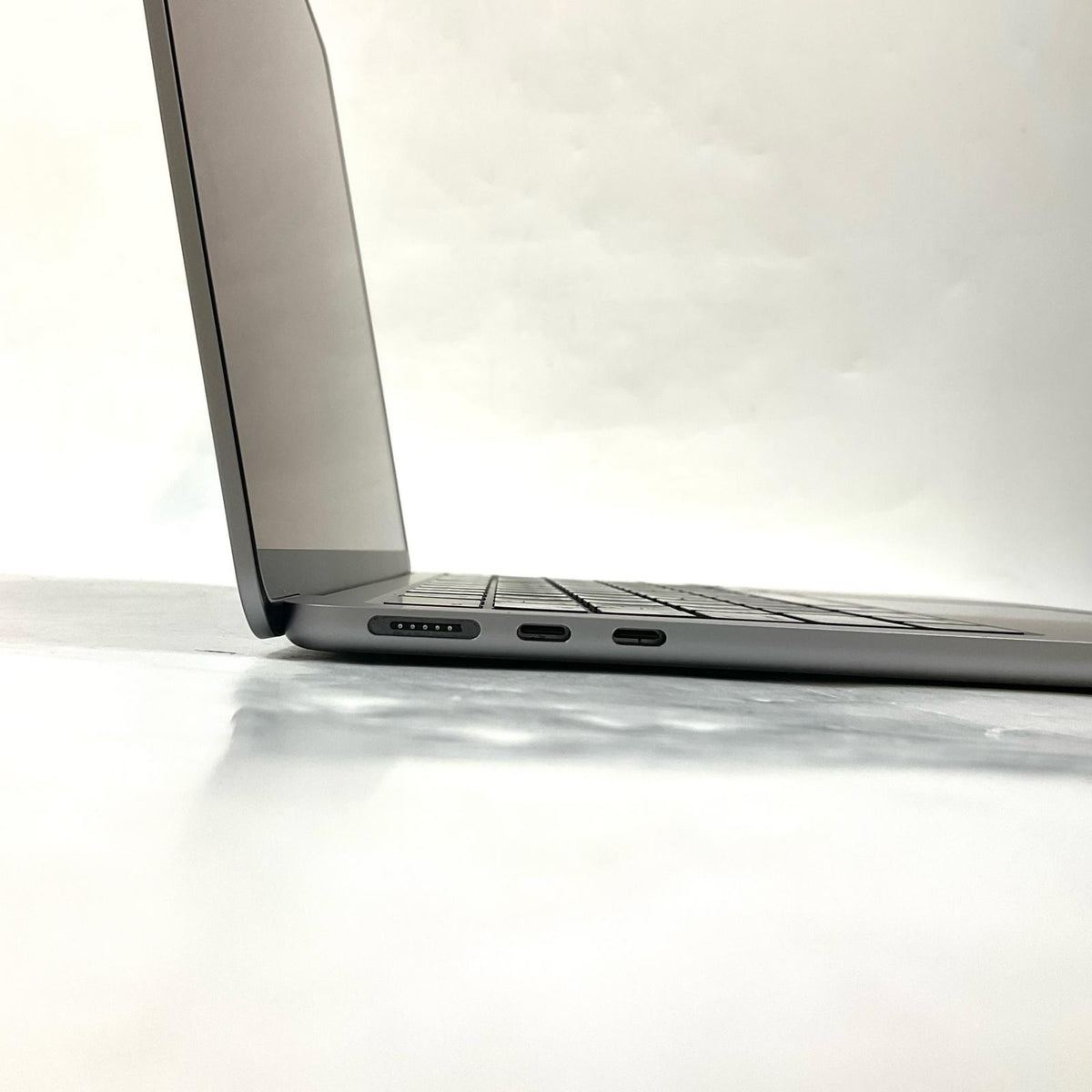 【全額返金保証】【最速発送】Apple MacBook Air 13.6インチ 2022 Apple M2 16GB 512GB スペースグレイ 88% 美品 動作確認済