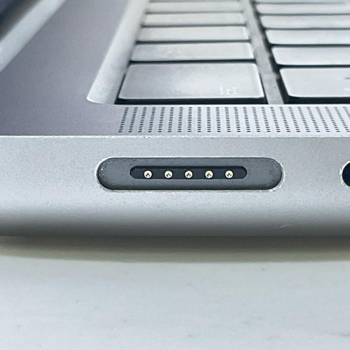 【最速発送】Apple MacBook Pro 14インチ 2021 M1 Pro 8コア 16GB 512GB スペースグレイ 89%【難有】