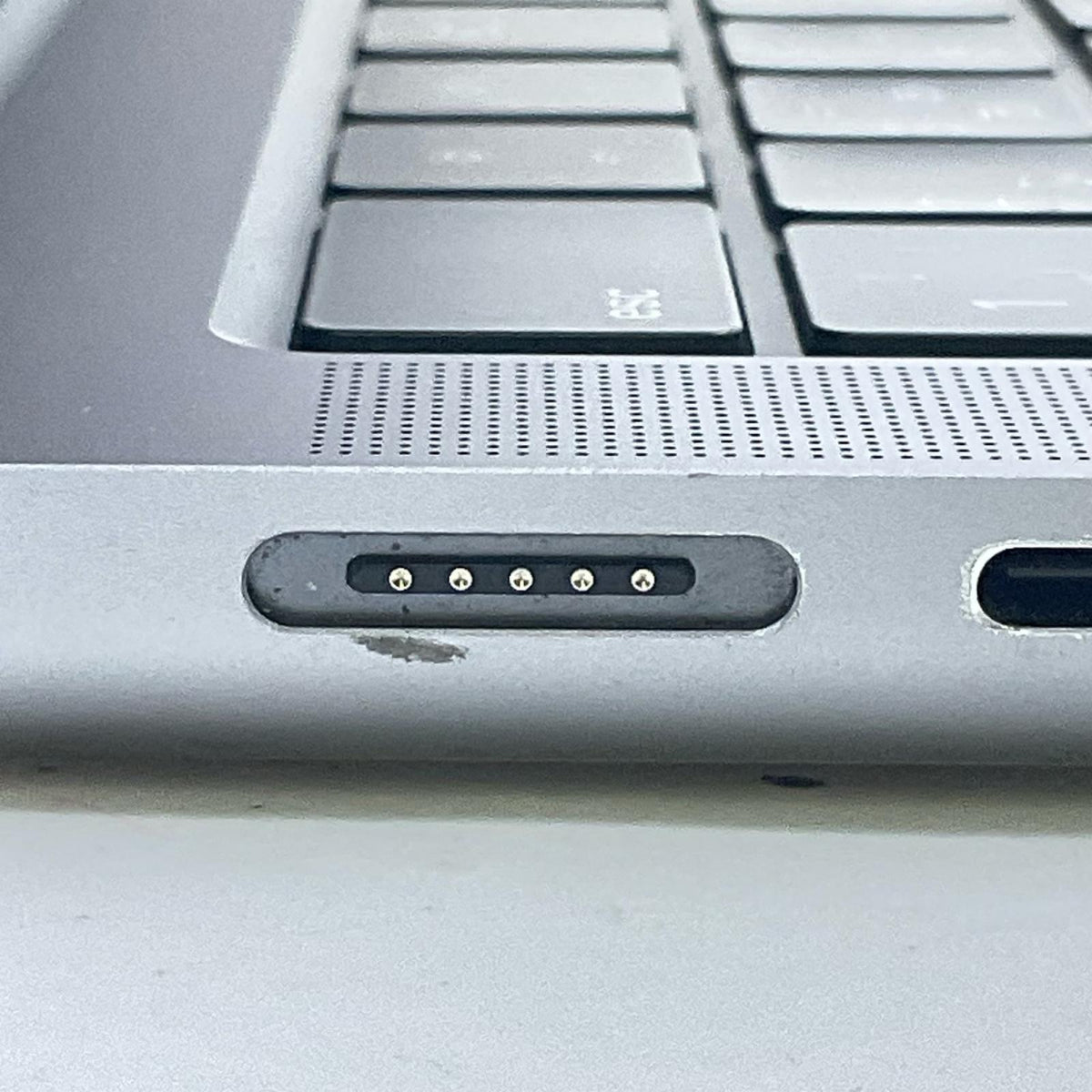 【最速発送】Apple MacBook Pro 14インチ 2021 M1 Pro 10コア 32GB 512GB スペースグレイ 83%【難有】