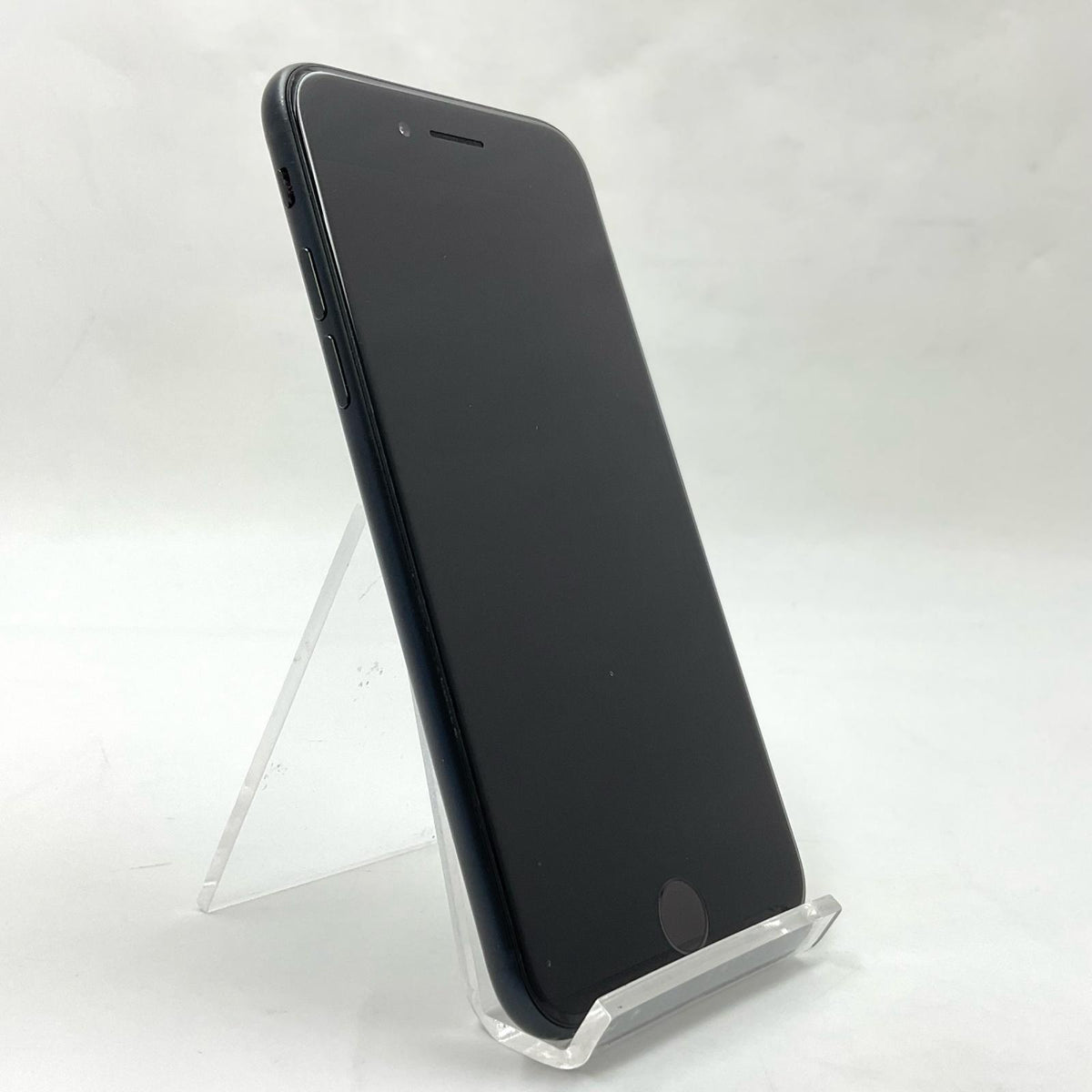 【全額返金保証】【最速発送】Apple iPhone iPhone SE（第3世代） 64GB ミッドナイト docomo SIMフリー 白ロム 動作確認済 81%